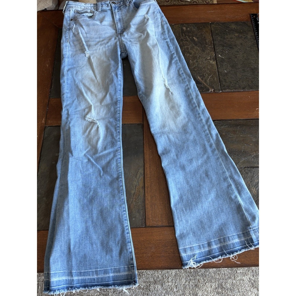 Francescas Harper Heritage High Rise Flare Sz 28 Light wash Denim Jeans